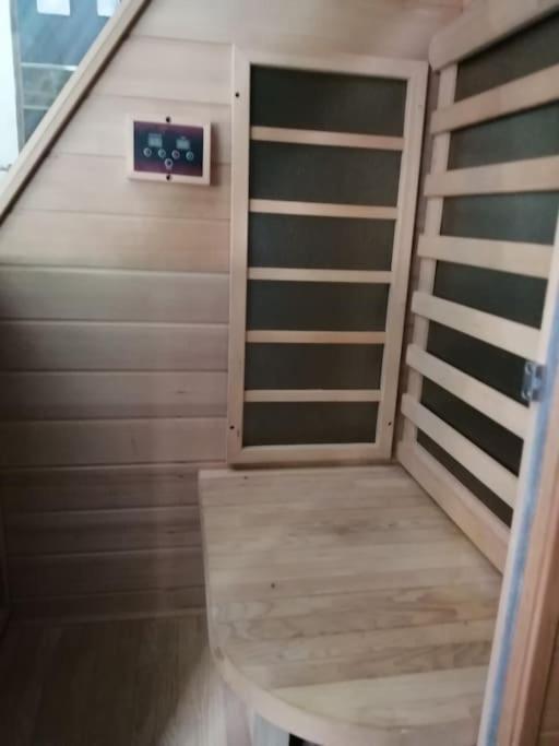 Appartement Avec Sauna Et Balneo Privatifs -Troyes Centre Bagian luar foto