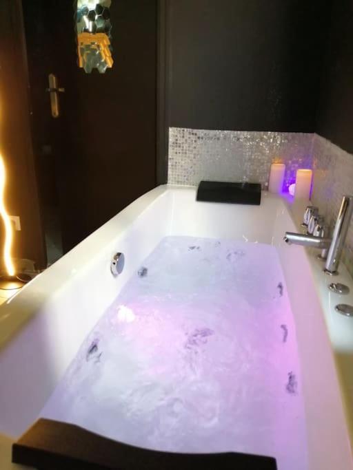 Appartement Avec Sauna Et Balneo Privatifs -Troyes Centre Bagian luar foto